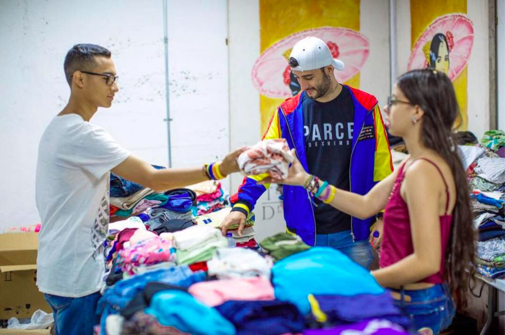 Artista Heider Gonz Lez Impulsa Limpia Tu Closet Para Darles Ropa A