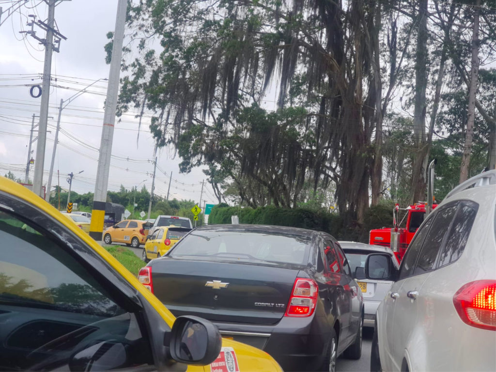 Atentos Taxistas Iniciaron Bloqueo En Glorieta De El Tablazo En