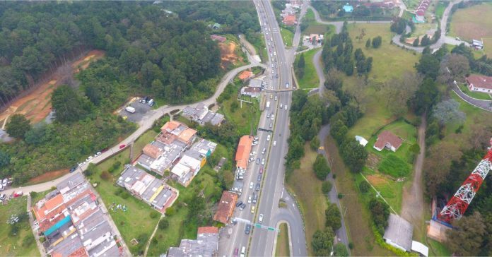 90 mil vehículos se movilizaron el puente festivo por el Oriente.