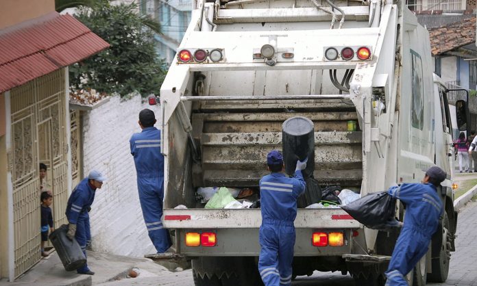 Recolección de basuras afectada por derrumbe en la Autopista Norte.