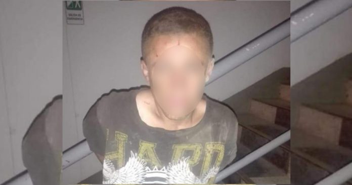 hombreatacamujeresyninos