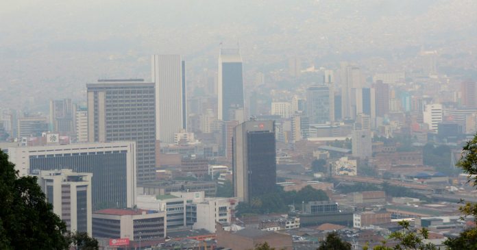 Buses del Oriente, estación Universidad.