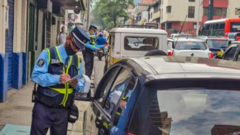 El próximo lunes agentes de tránsito podrán imponer comparendos por incumplir la medida del pico y placa en Medellín.