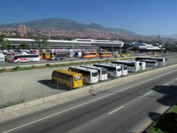 Buses del Oriente no están autorizados para recoger a pasajeros en las vías de Medellín.