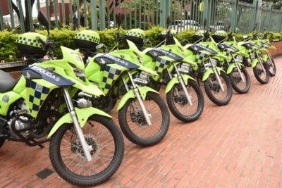 Gobernación de Antioquia entregó a Policía y Ejército nuevos vehículos.