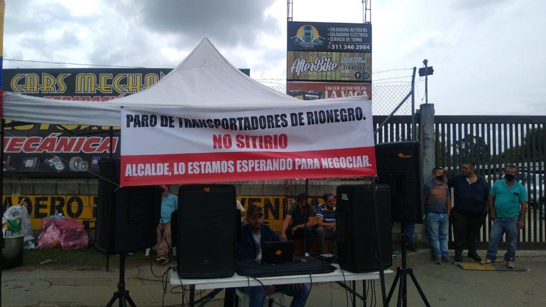 Transportadores anuncian caravana por las vías de Rionegro.