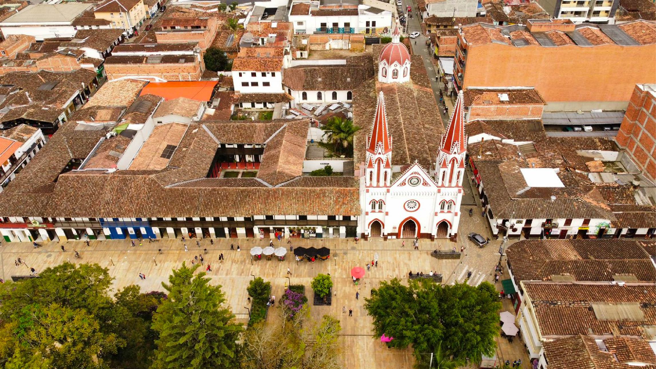 web-la-ceja-referencia-drone