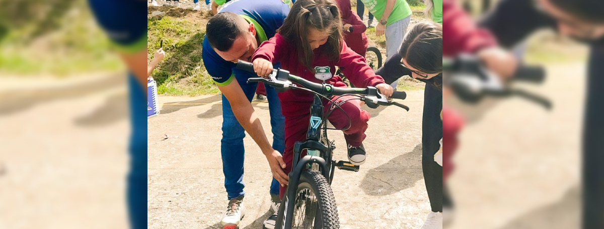 ¡A-estudiar-en-bici!-52-bicicletas-fueron-entregadas-a-niños-y-jóvenes-de-La-Unión
