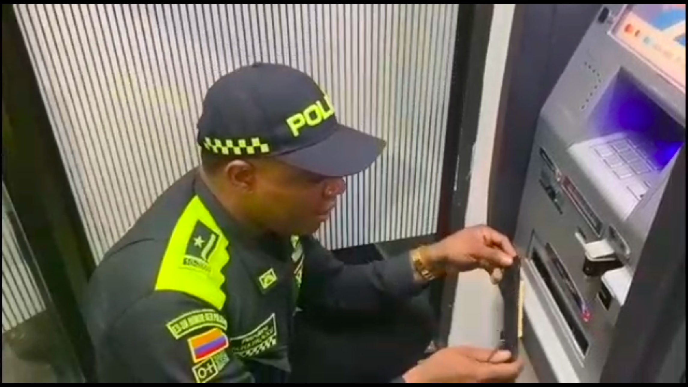 web-23-cajero-alterado