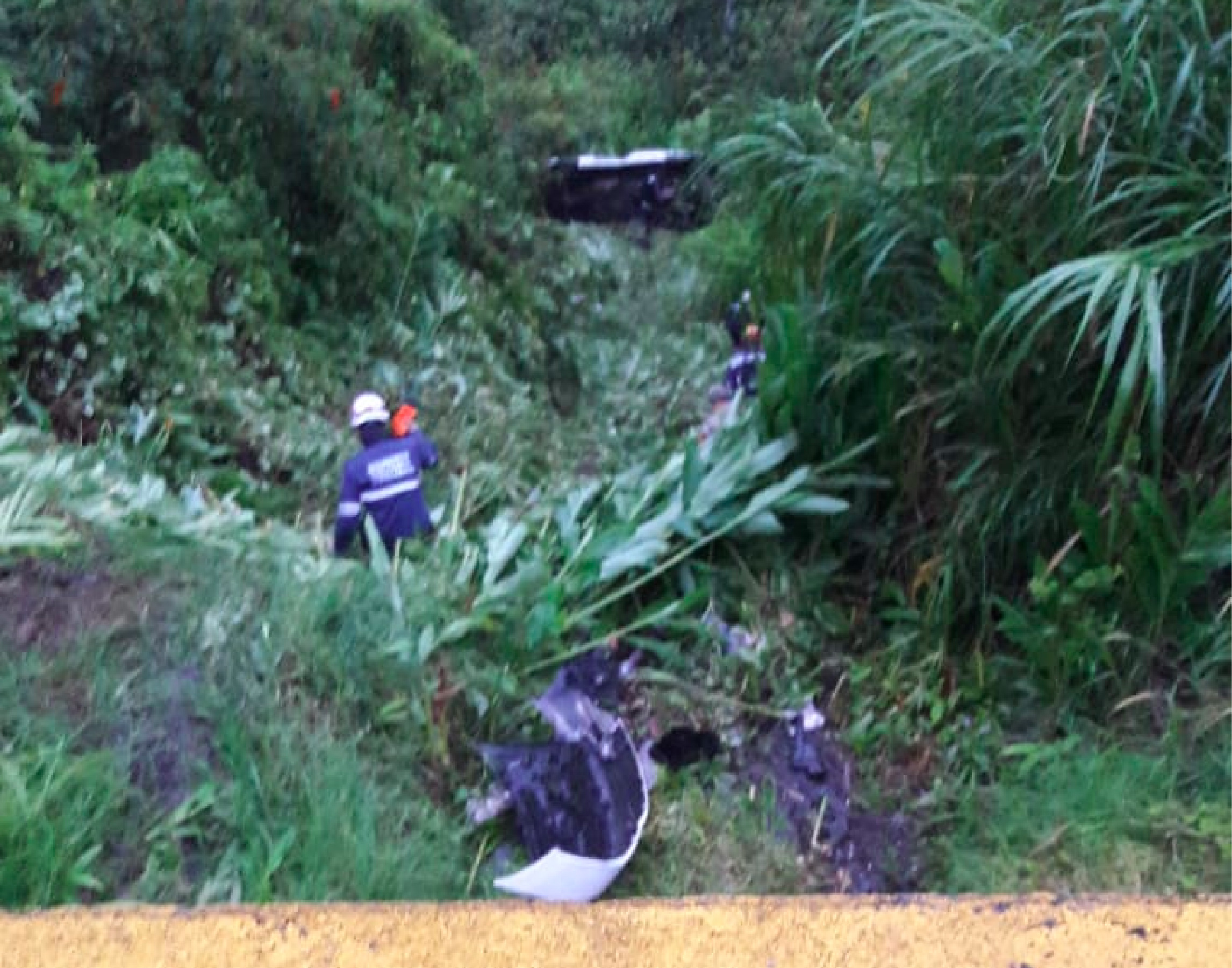 web-23-accidente-autopista-camion-caido accidente-autopista-camion-caido