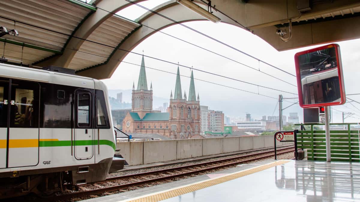 Tribunal ratificó condena a mujer por morder a policía en el Metro de Medellín