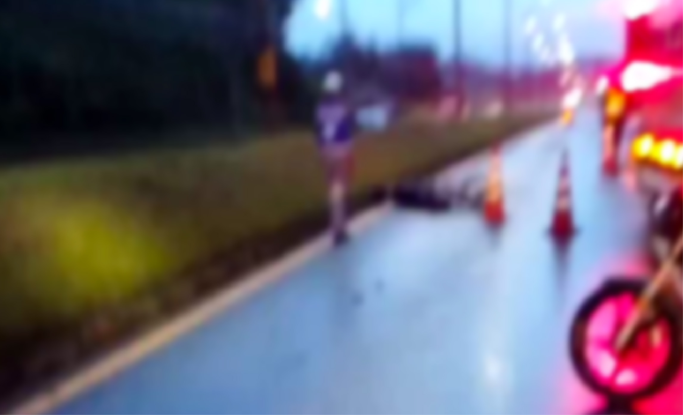 web-23-accientre-moto-mujer-autopista