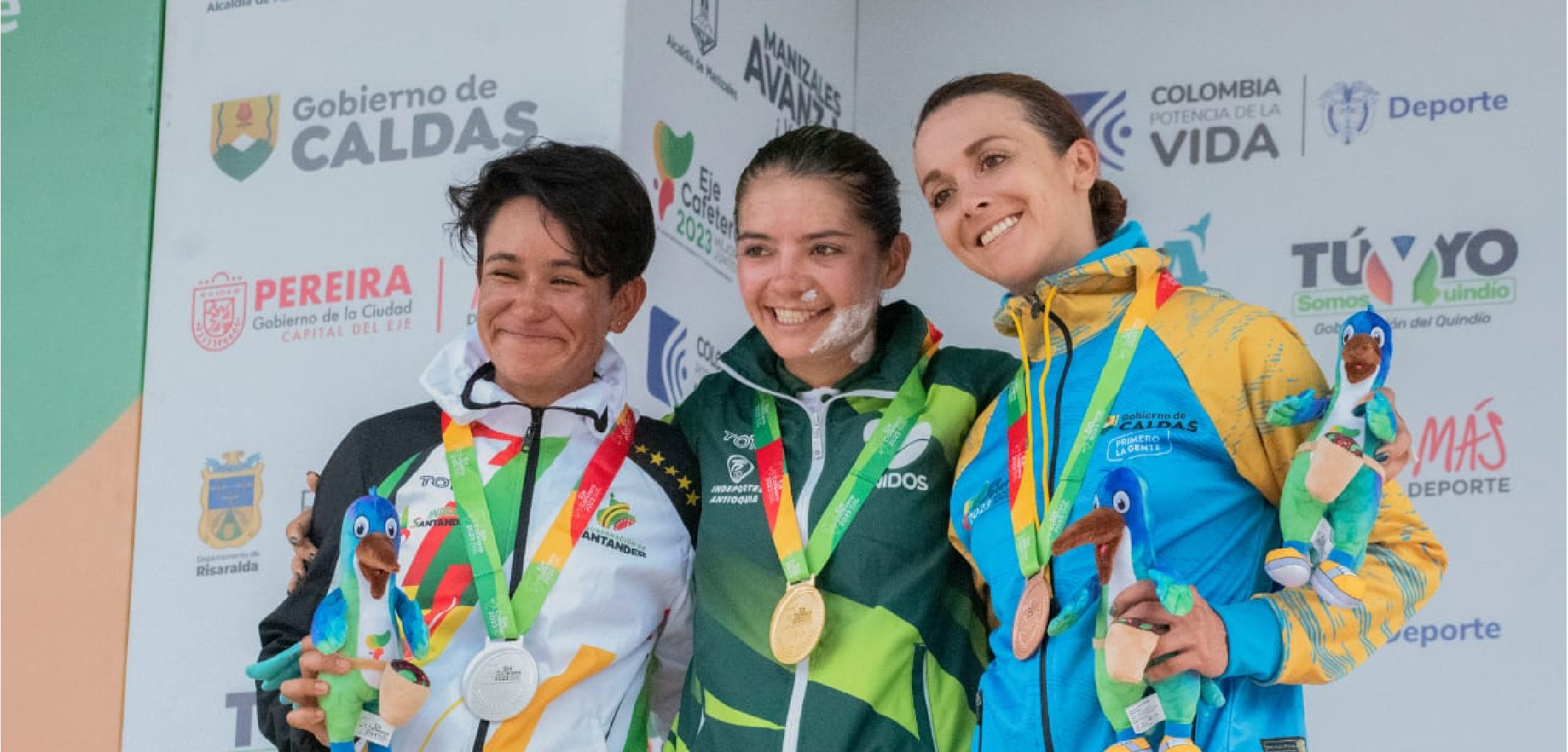 web-23-ciclistas-el-carmen-ganaron-medalla-de-oro