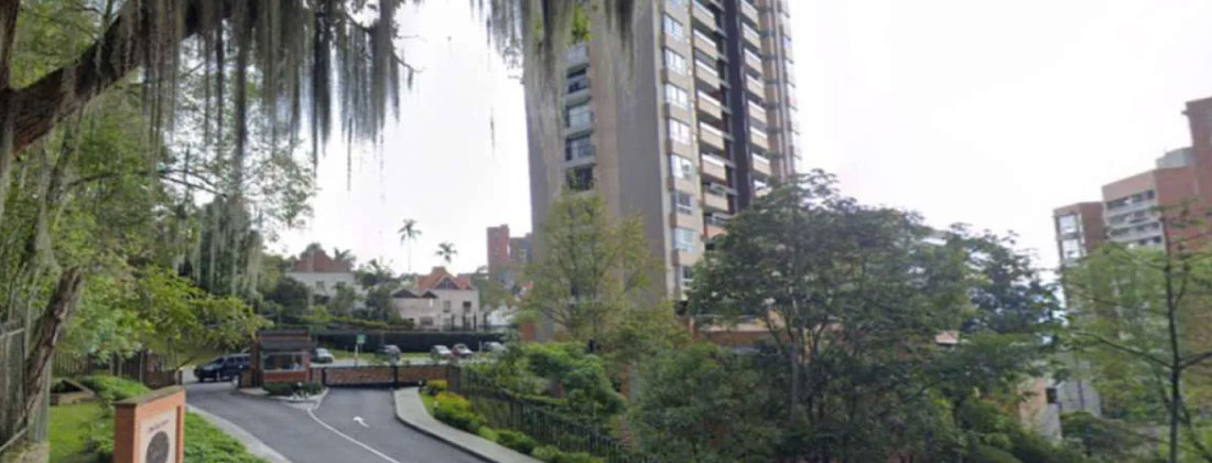 web-fallece-estadounidense-explosion-chimenea-edificio-poblado