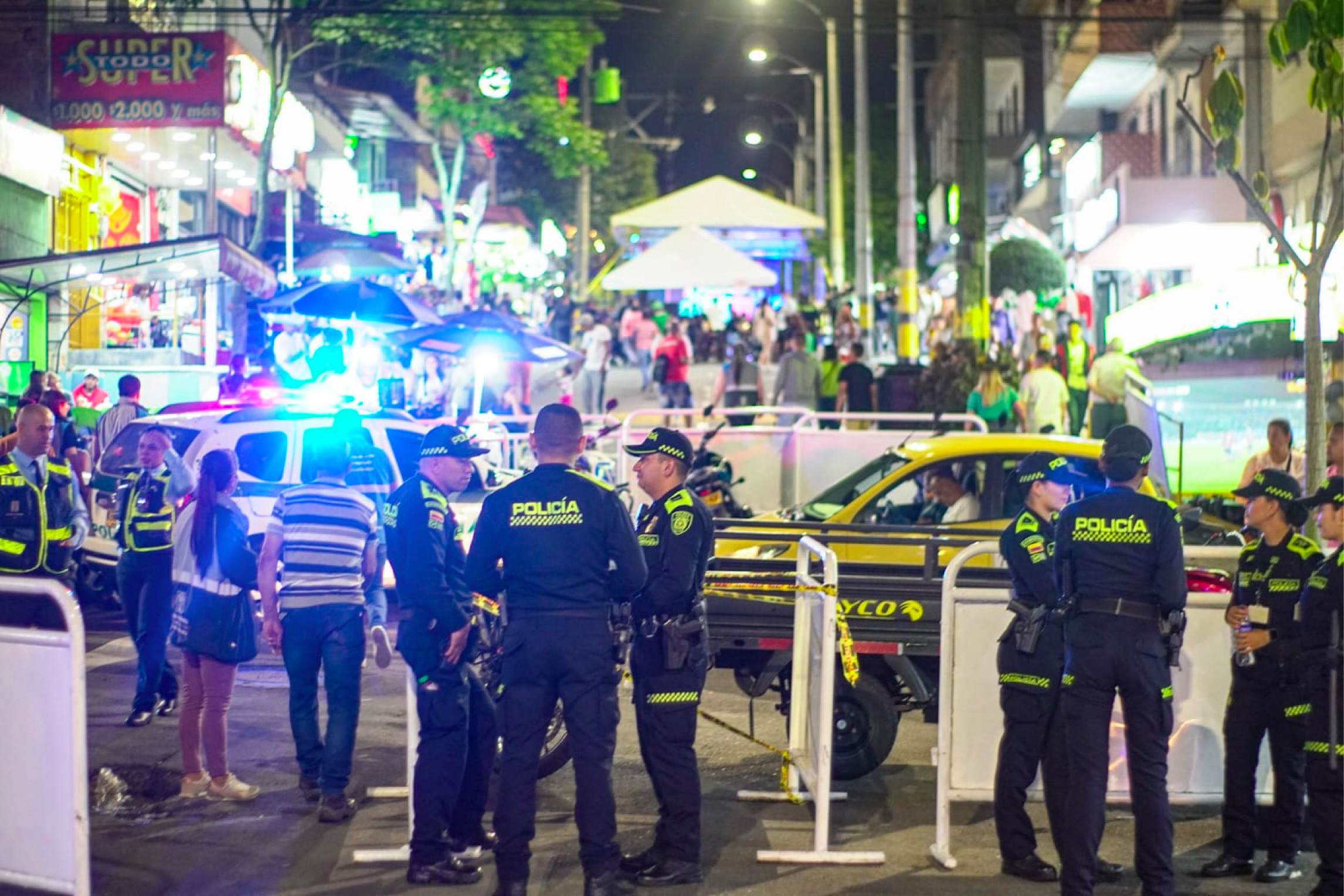 web-horario-extendido-sabado-navidad-medellin-compras