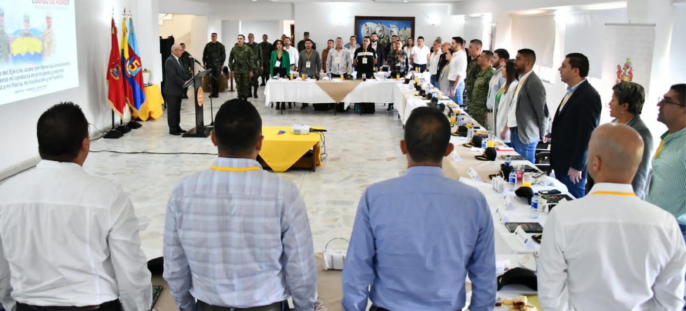 web-Ejercito-Nacional-y-alcaldes-del-Oriente-Antioqueño-se-reunieron-en-el-primer-encuentro-estrategico-de-seguridad