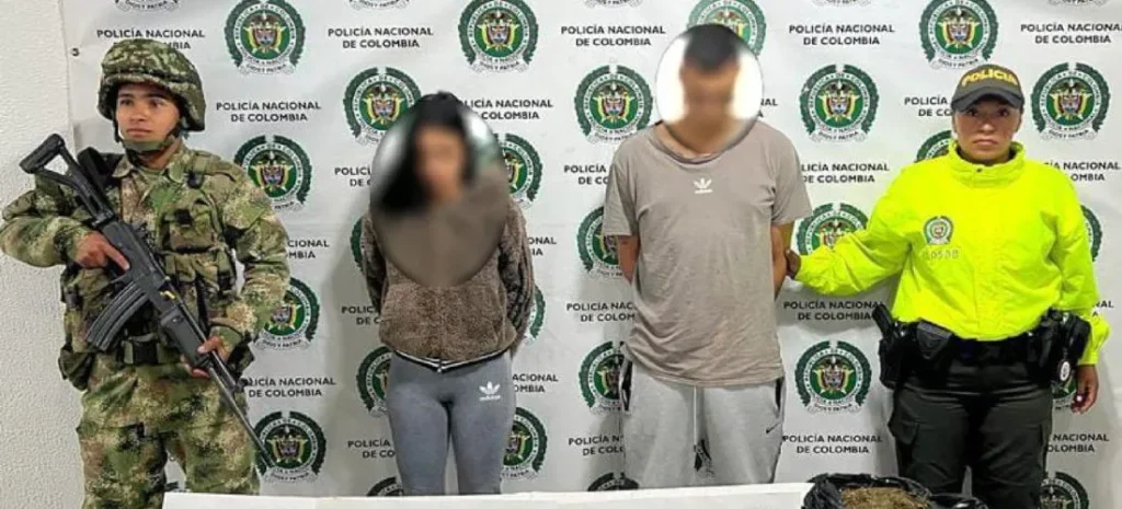 web Dos delincuentes fueron capturados en Abejorral tenian drogas armas y hasta una granada 1100x0 c default 1