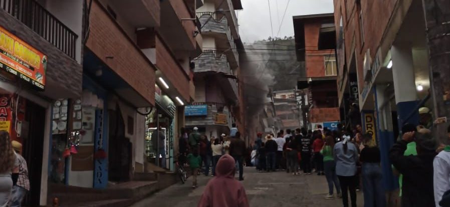 Emergencia en Granada por incendio en una vivienda