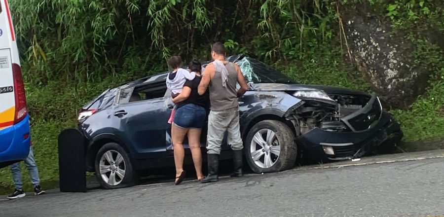 Movilidad reducida en la vía Medellín-Bogotá, jurisdicción de Cocorná por accidente de tránsito