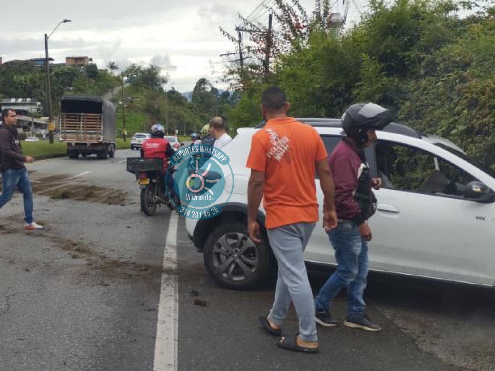 Un vehículo se estrelló en la vía Medellín-Bogotá; ciclistas se salvaron de ser arrollados