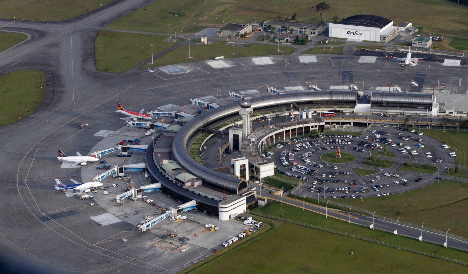 Cierre programado del aeropuerto internacional José María Córdova por mantenimiento