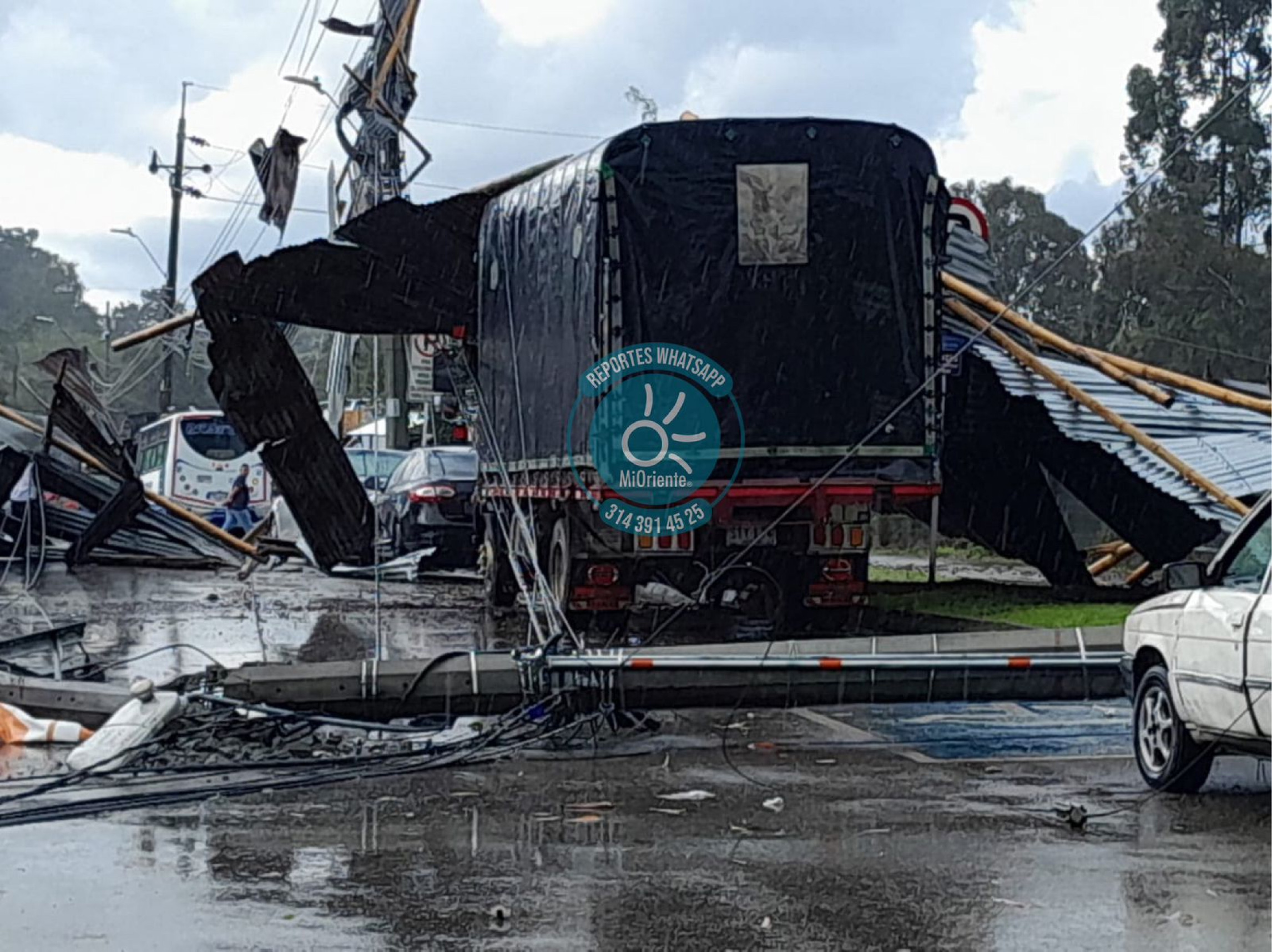 Lluvias generaron varias afectaciones en Rionegro: techos y postes se fueron al piso