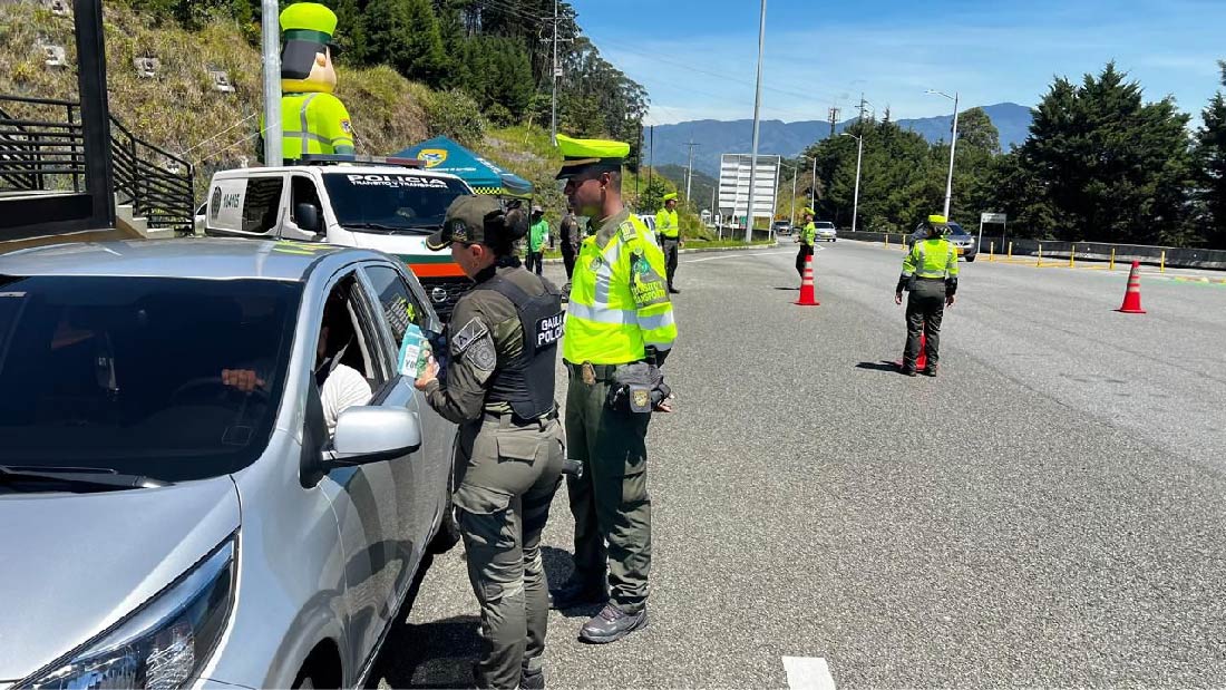 web-mas-de-500-mil-vehiculos-antioquia-fin-de-semana