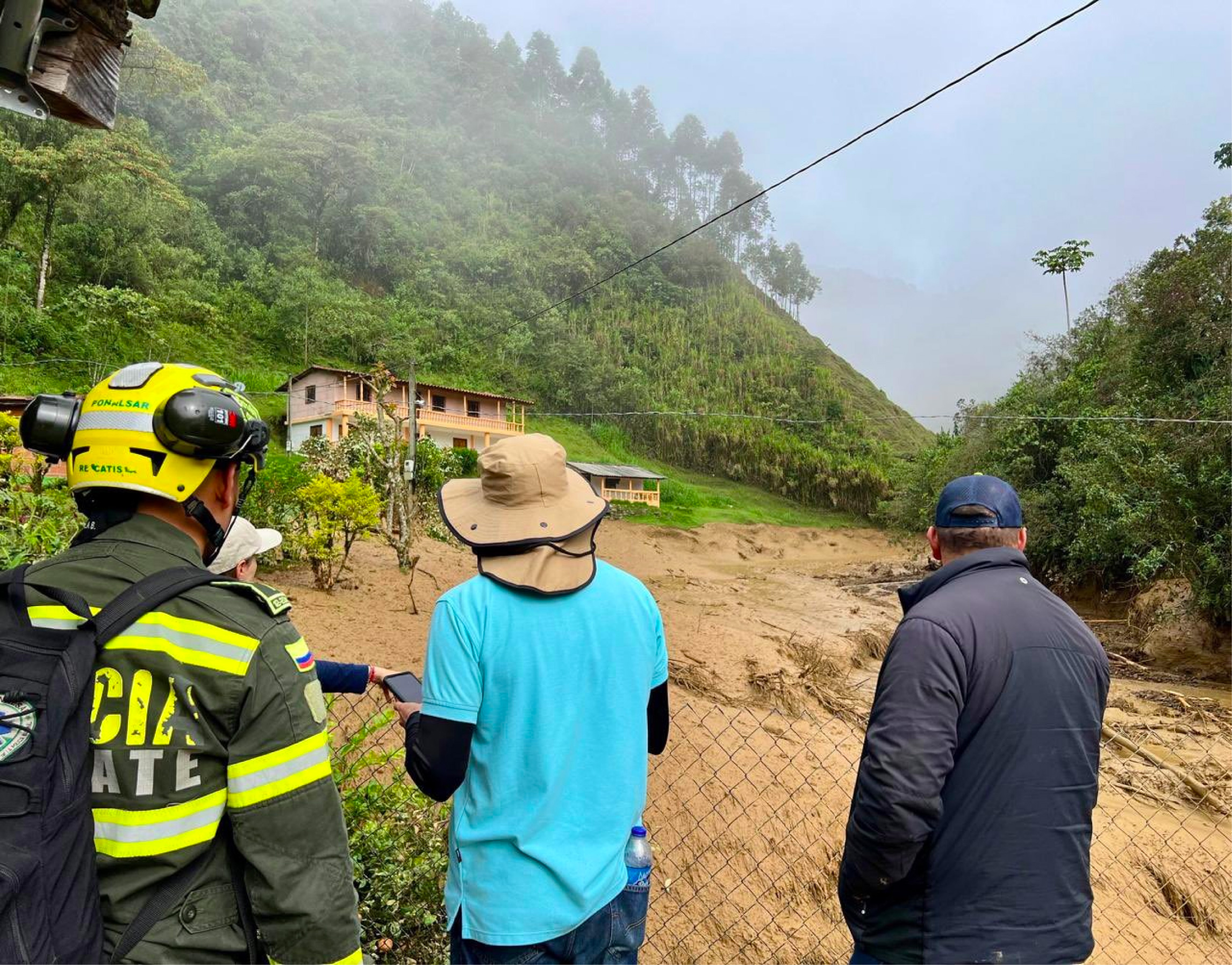 En cuestión de semanas, Antioquia pasó de atender 600 incendios a tener 45 municipios afectados por lluvias