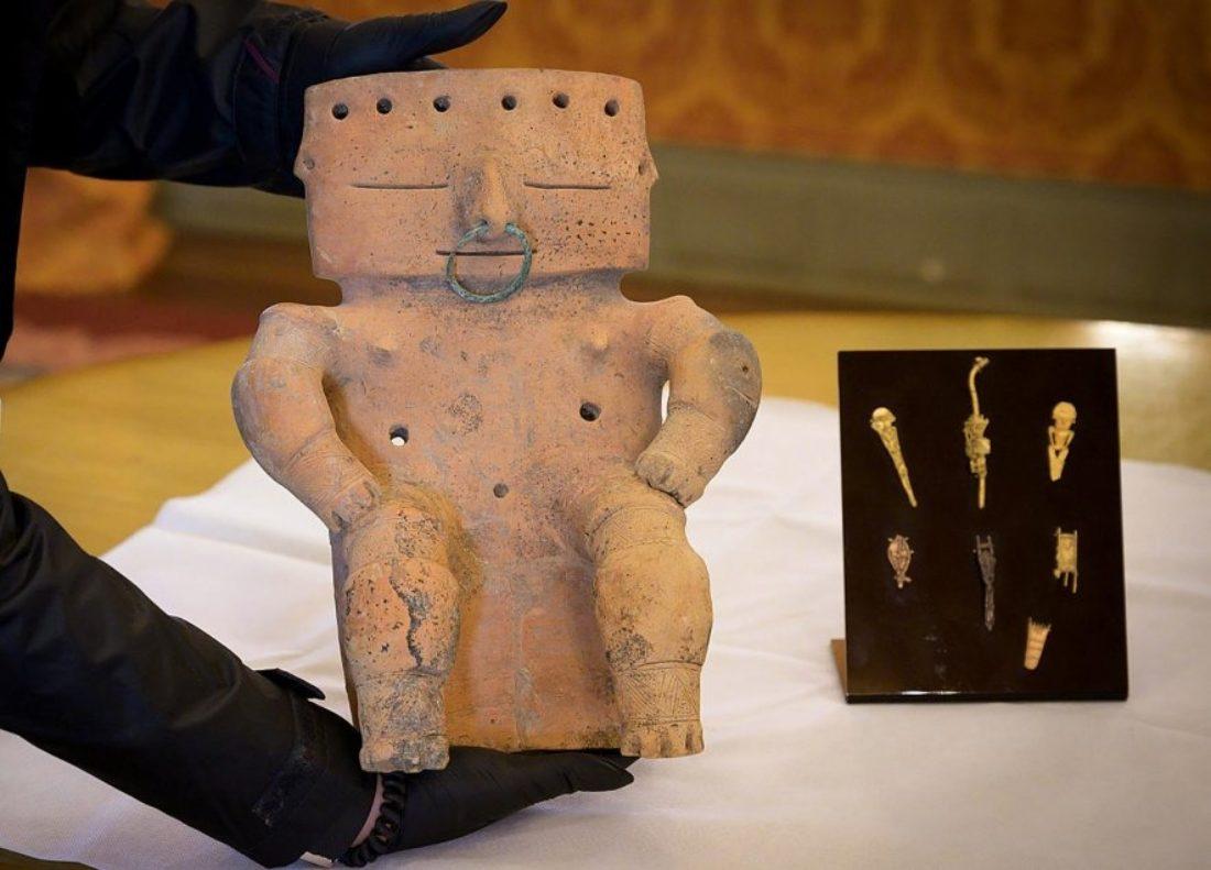 Autoridades colombianas reciben piezas arqueológicas repatriadas desde Suiza y Nueva Zelanda, marcando un hito en la preservación del patrimonio cultural del país.