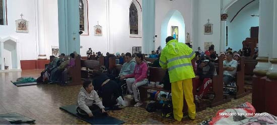Emergencia en Venecia: familias afectadas por una avalancha pasaron la noche en la iglesia