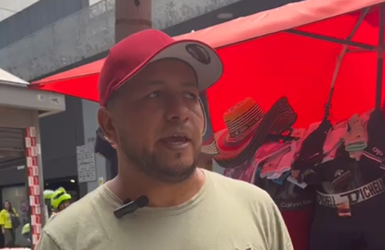 Vendedor ambulante del centro de Medellín, primero en participar en el Censo Económico Urbano del Dane