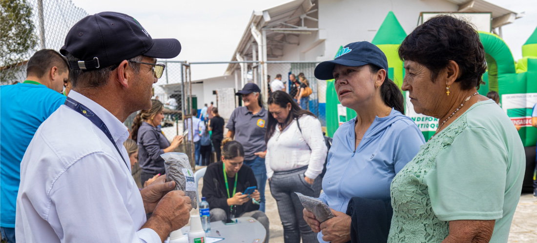 Alcaldía de El Carmen de Viboral realizó jornada de servicios y entregó conectividad rural en la vereda Rivera