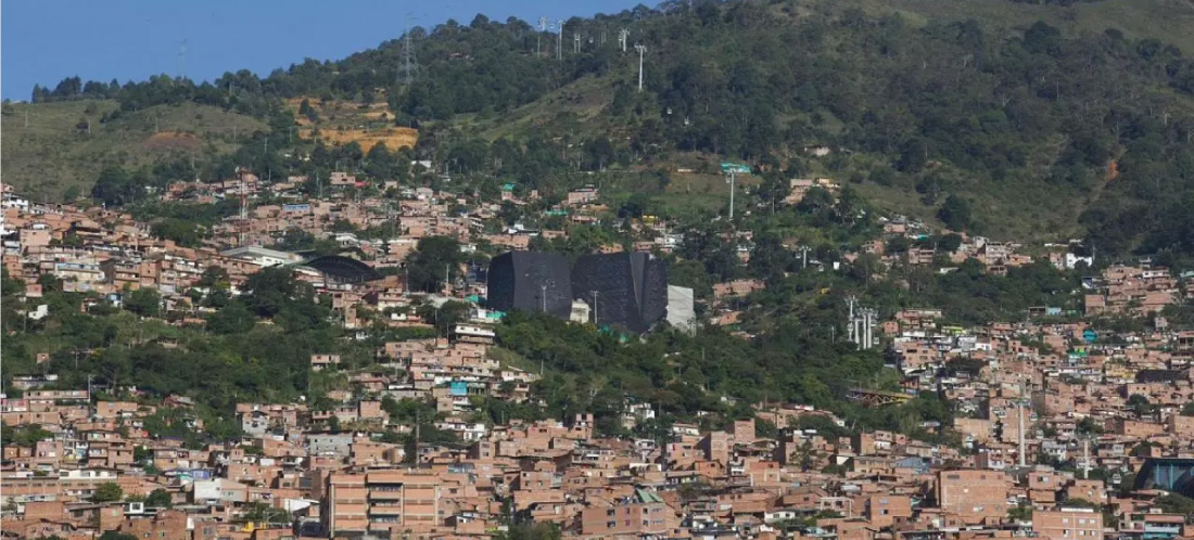 Biblioteca España de Medellín: obras de rehabilitación avanzan en un 92 %