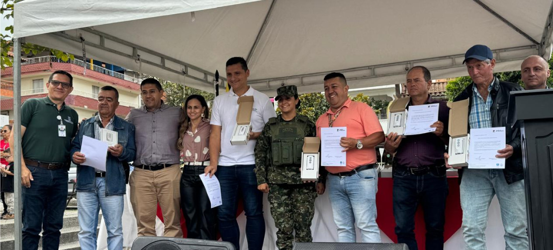 El Santuario fortalece la seguridad con la entrega de botones de pánico y cámaras de vigilancia