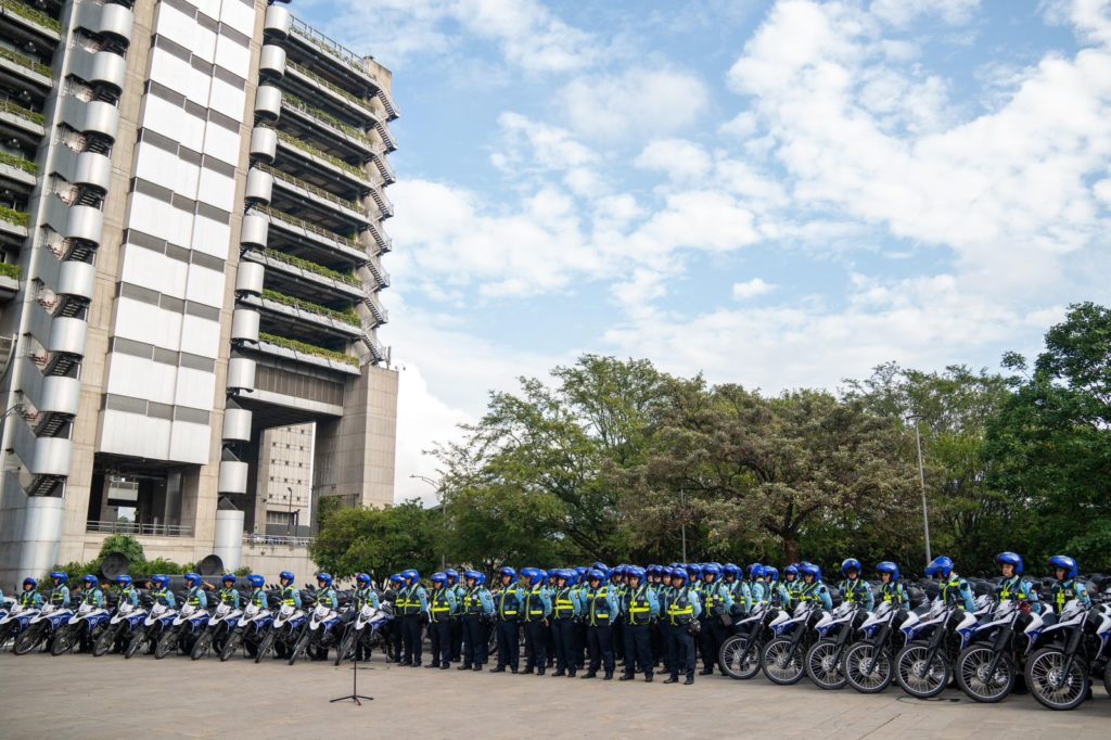 Medellín incorporó 100 nuevos agentes de tránsito