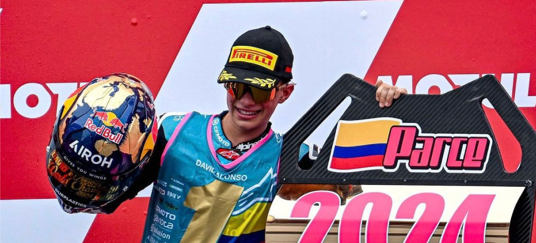 A sus 18 años, el colombiano David Alonso se consagró campeón mundial de Moto3