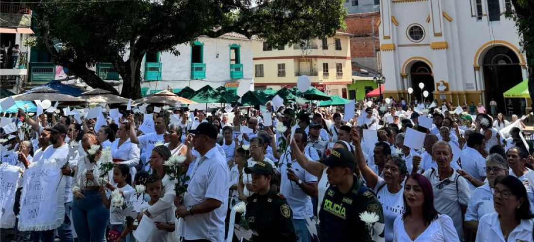 Comunidad de San Rafael realizó una manifestación en reproche a las amenazas que ha recibido el alcalde