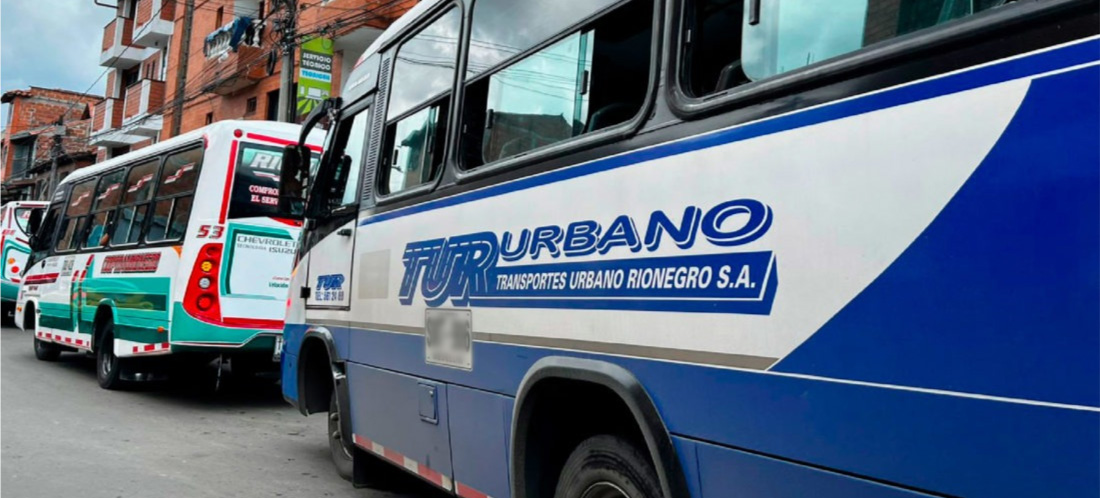 Pilas conductores de buses en Rionegro: a 65 vehículos se les venció la tarjeta de operación