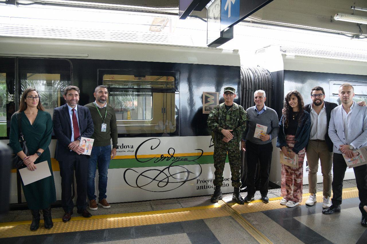 Metro de Medellín homenajea a José María Córdova con vagones decorados y programación especial