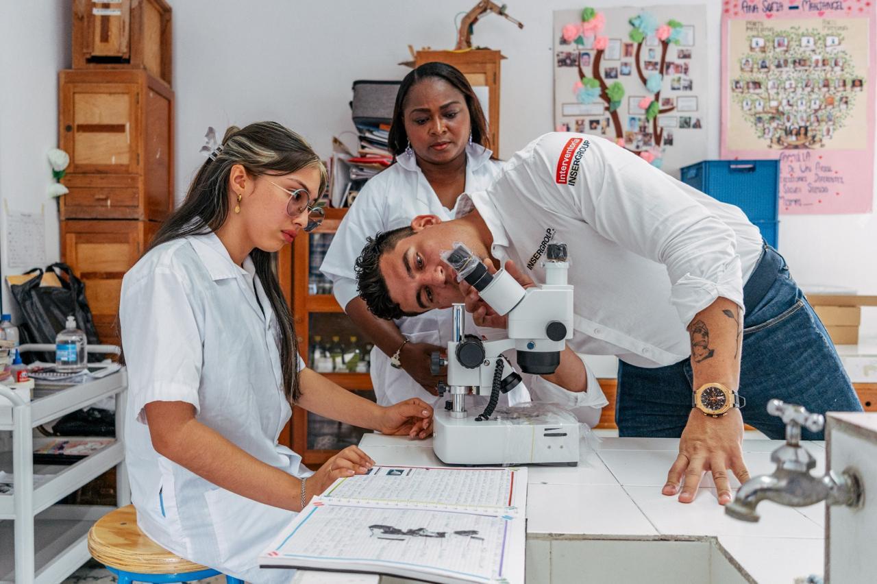 Más de 31 000 estudiantes de Antioquia recibieron dotación escolar mediante Obras por Impuestos