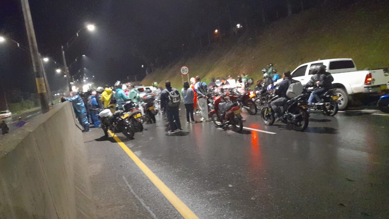 Fue identificado el motociclista que falleció en la autopista, a la altura de Marinilla