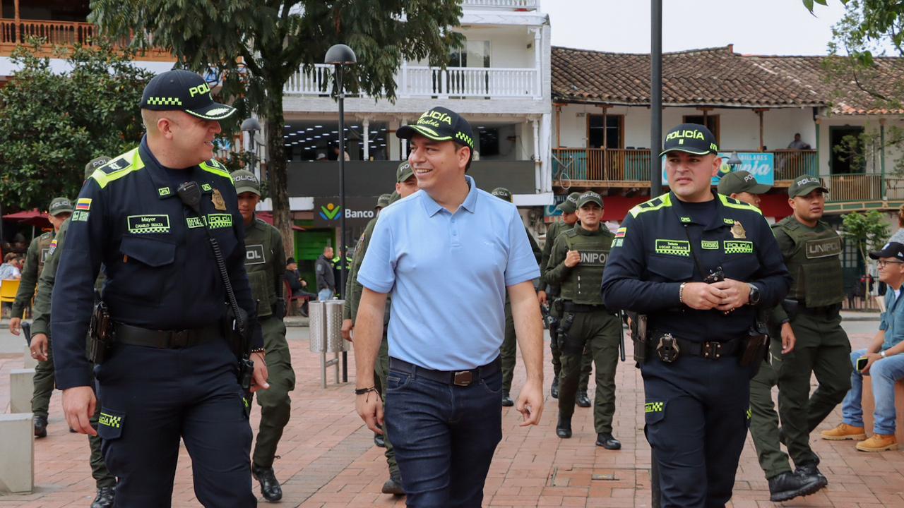 Marinilla fortalece su seguridad con la llegada de 19 nuevos policías para la temporada navideña