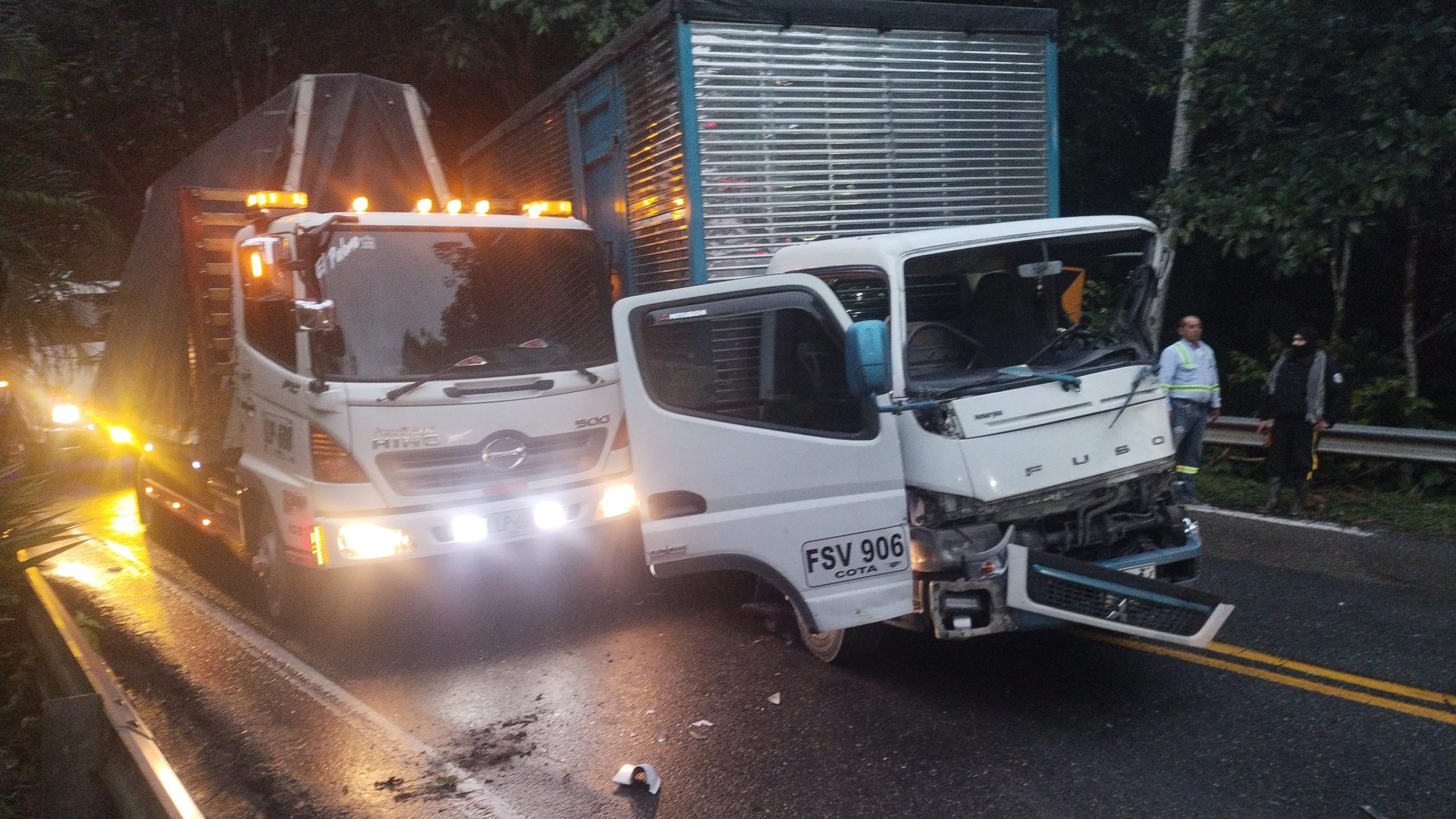 Tres furgones colisionaron en la Autopista, a la altura de San Luis