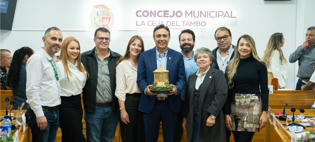 Por su destacada gestión ambiental, el Concejo Municipal de La Ceja otorgó El Tambo de Oro a Cornare