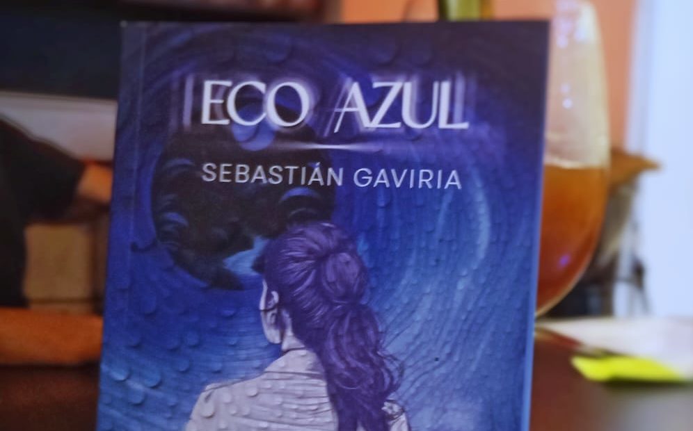 Un viaje poético entre vivencias y emociones: lanzamiento del libro Eco Azul