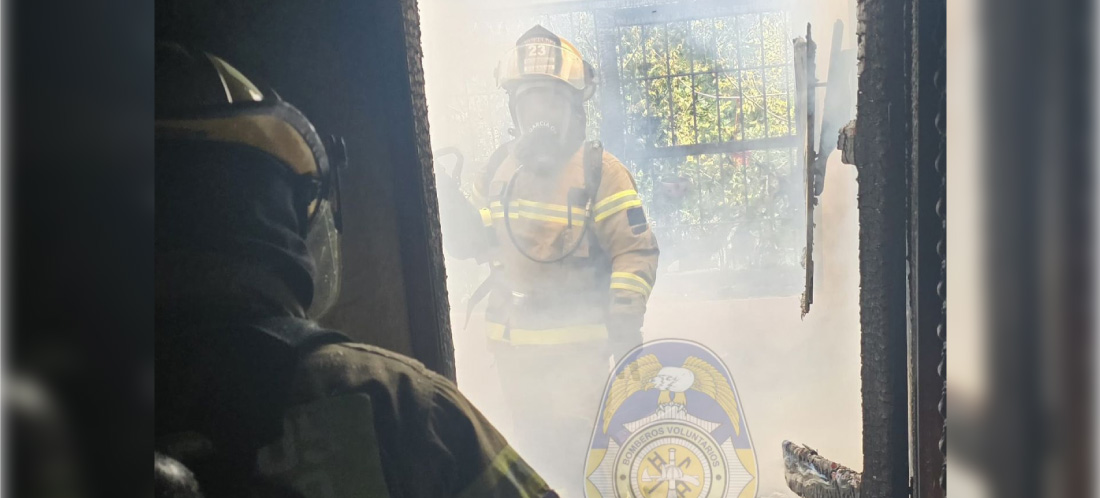 Incendio en una vivienda en Rionegro; Bomberos están en el sitio