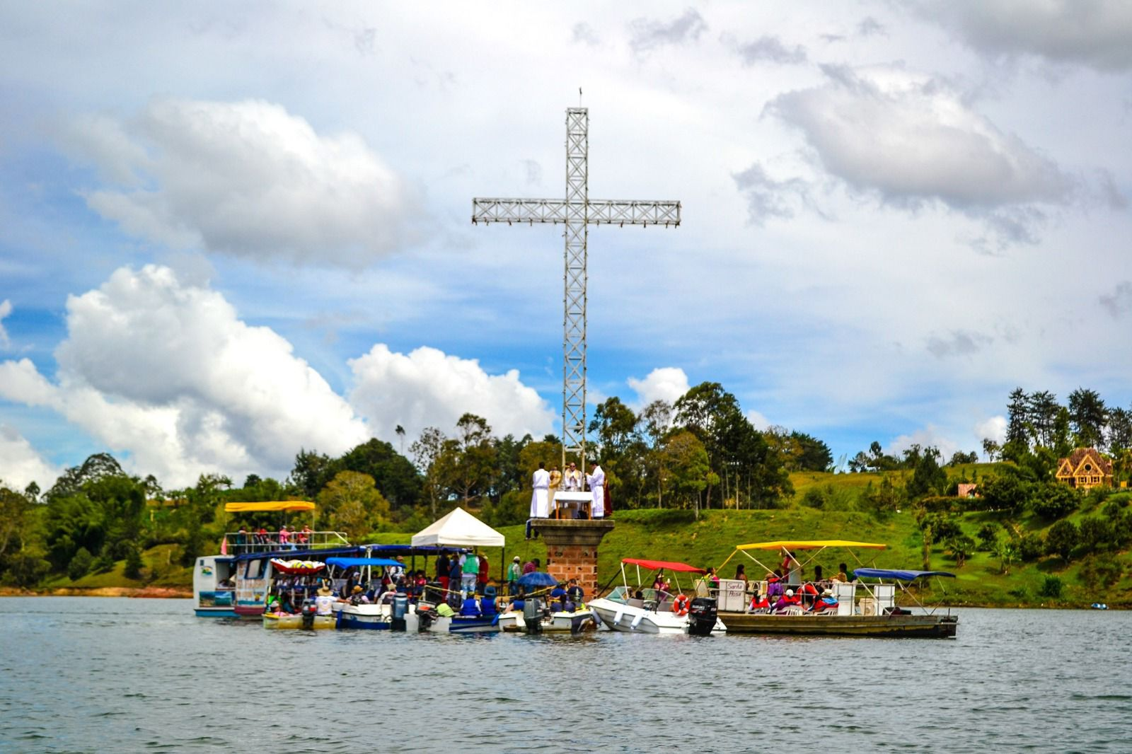 El Peñol tendrá su tradicional eucaristía en la Cruz del Embalse