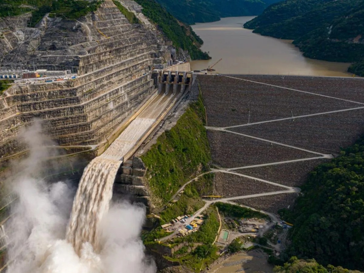 “Hidroituango opera en condiciones seguras”: EPM tras aguacero que aumentó en 260 % el caudal del río Cauca
