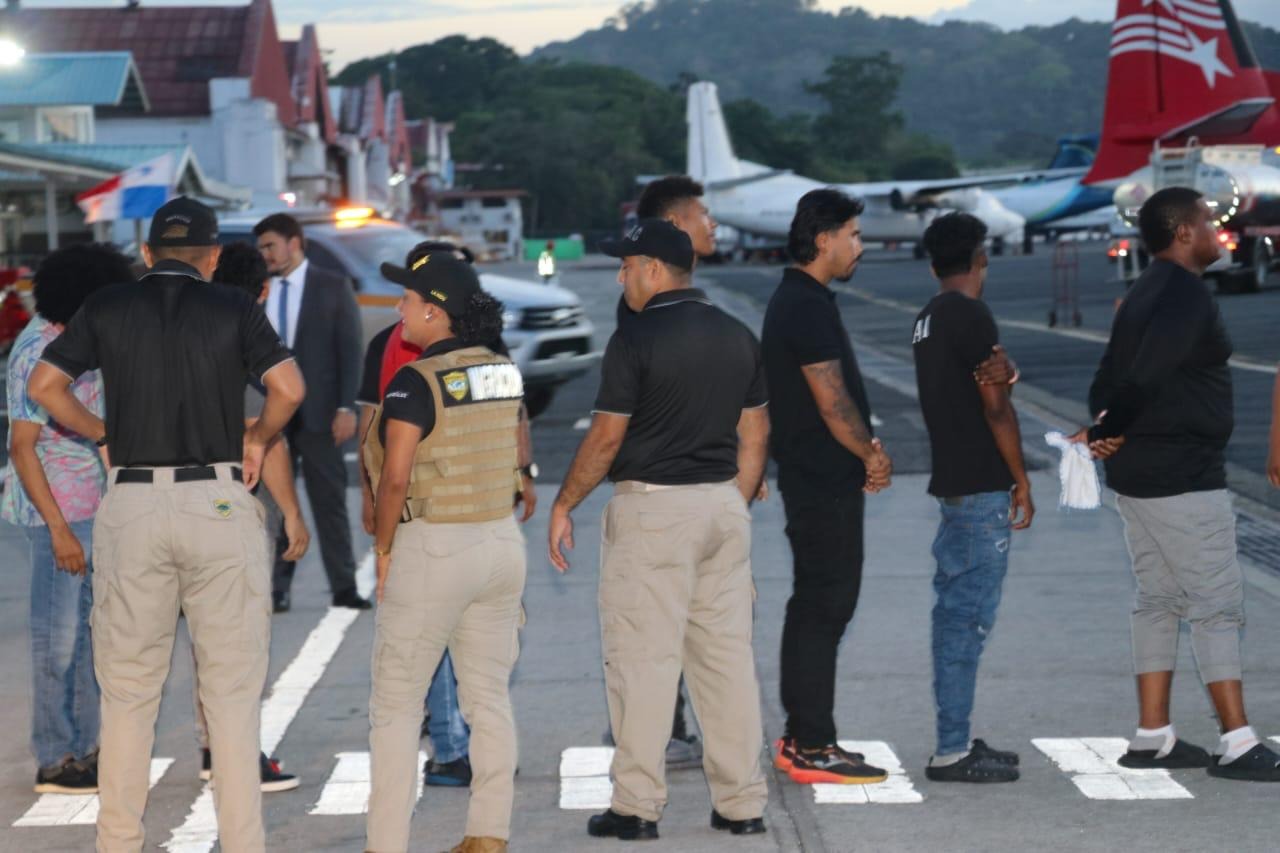 Arribó a Rionegro cuarto vuelo con colombianos deportados: suman cerca de 200 este año