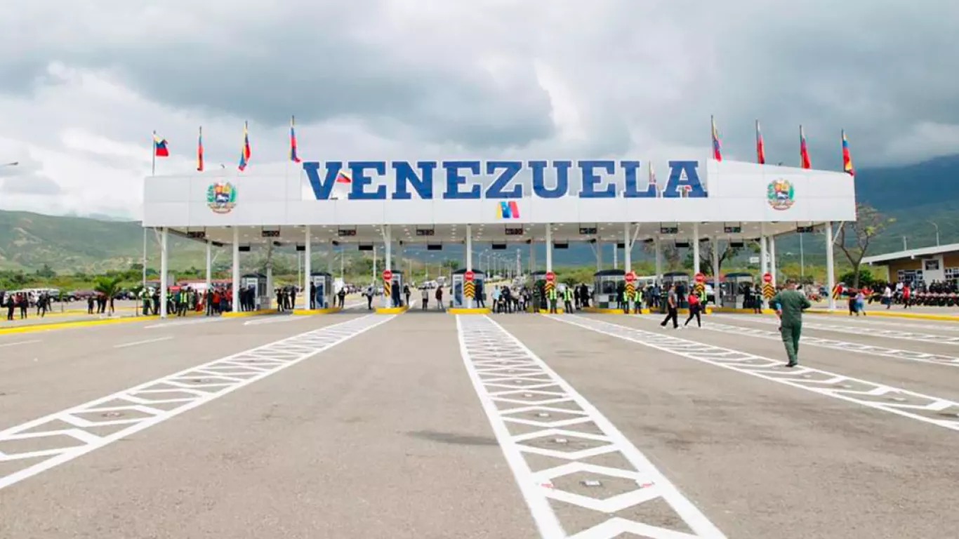 Venezuela también cerró la frontera terrestre con Colombia, previo a sus elecciones regionales